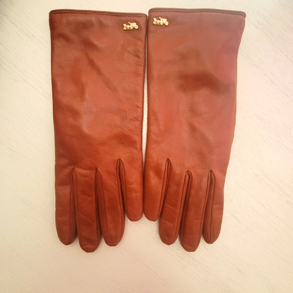 Coach Horse And Carriage Leather Tech Gloves Brown 6 1/2